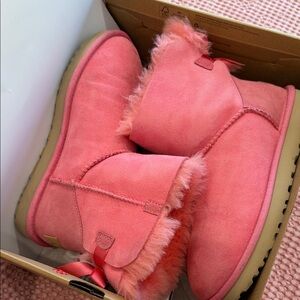 Pink Uggs Bows